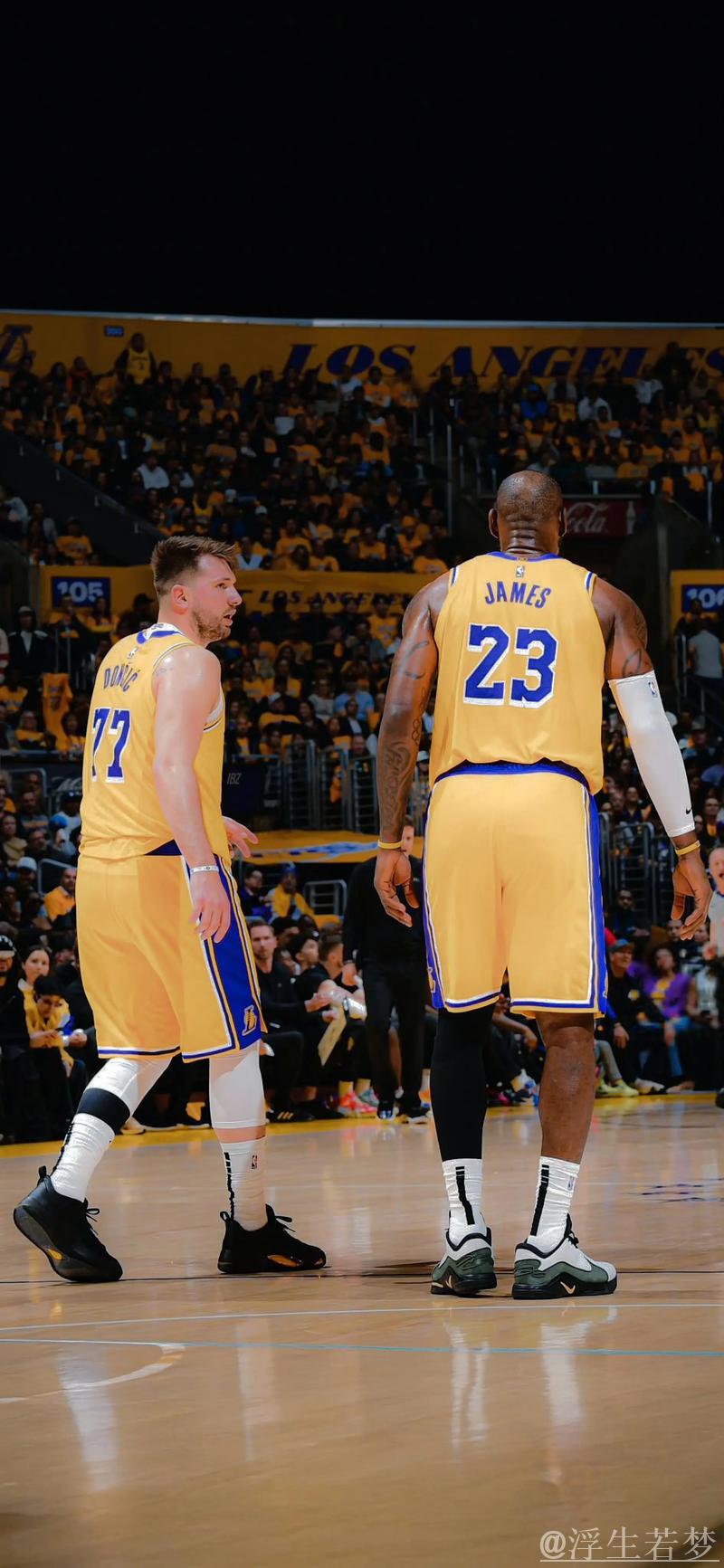 詹姆斯补篮锁定胜局 东契奇砍34分 湖人险胜步行者 詹姆斯补篮锁定胜局 东契奇砍34分 湖人险胜步行者